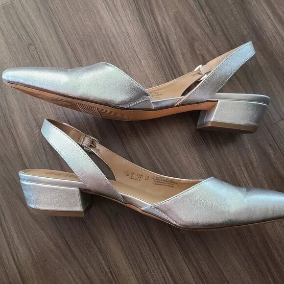 Naturalizer silver pointed toe sling back 1.5 inch heels 10M - Picture 7 of 7